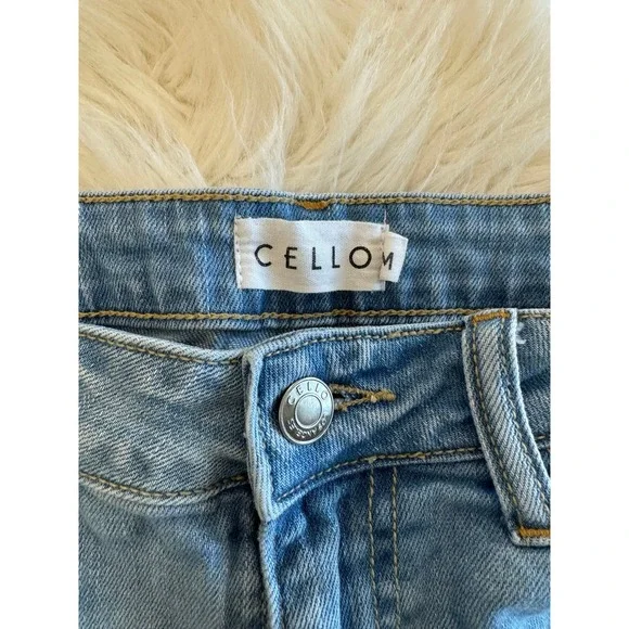 Cello size medium frayed‎ hem denim shorts - Picture 2 of 4